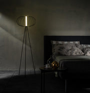 Stahl gemahlene Lampe mit poliertem schwarzem Lampenschirm 50 x 50 x 1550 cm