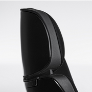 Armstrong -Sessel mit einem Büro in Schwarz gepolstert