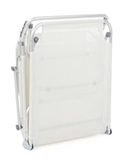 Brandy mit weißem Kreuzdach