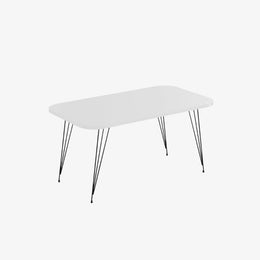 Schwarzer rechteckiger rechteckiger Tisch und schwarze Beine