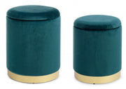 2 Pouf in Samt mit Polina Blue Container gesetzt
