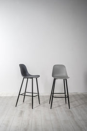 4x Polypropylenhocker hellgrau-metal 47 cm x 37 cm H. 103 cm