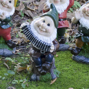 Zwerg mit Akkordeon der Gartenstatue 16x13.5x28h