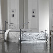 Doppel -Eisenbett mit schwarzem Tulpsschritt 166x208x H117 cm