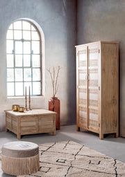 Pouf Leilani hellgrauer Samteffekt D45 cm