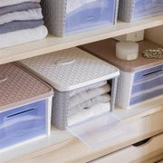 Organisieren Sie Ihre Kleidung mit Stil: Infinity Box Panna, der perfekte Kleiderschrankbehälter!